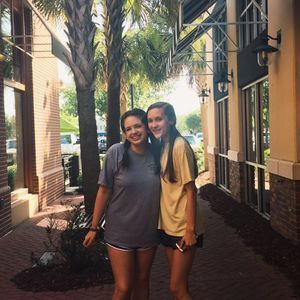 Meet your Posher, Claire